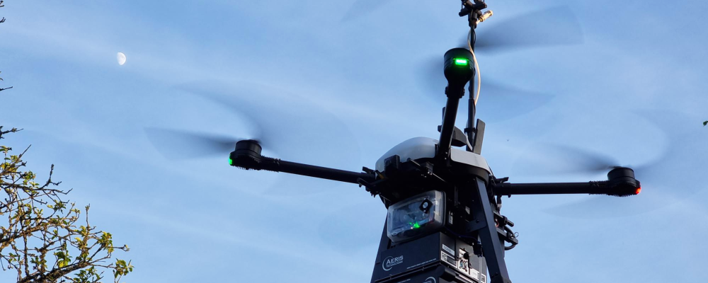 Med hjälp av en specialbyggd drönare har forskare vid LiU visat på oväntat höga utsläpp från reningsverk. Foto: Magnus Gålfalk/Linköpings universitet