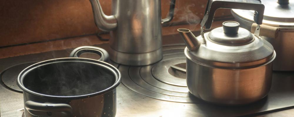 Situationen slår särskilt hårt mot restauranger och andra verksamheter som är beroende av stabil vattenförsörjning. Lucas George Wendt /Unsplash