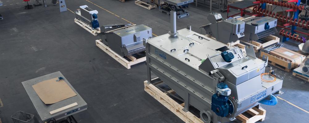 Installationen omfattar hela inloppslösningen vid Ellbo reningsverk. Bakgrunden är att den befintliga utrustningen från början av 2000-talet inte längre bedömdes vara ekonomiskt försvarbar att uppgradera. Foto: Hydria