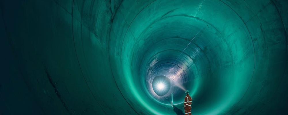 Thames Tideway Tunnel är 25 kilometer lång och kommer att samla upp omkring 500 000 kubikmeter utspätt avloppsvatten som tidigare rann rakt ut i Themsen. Illustration: Tideway.