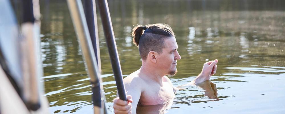 Idag går det att bada direkt i Finska Viken nära Helsingfors centrum, meddelar Helsingfors stad. Foto: Helsingfors Stad, kredit: Päivi Ristell