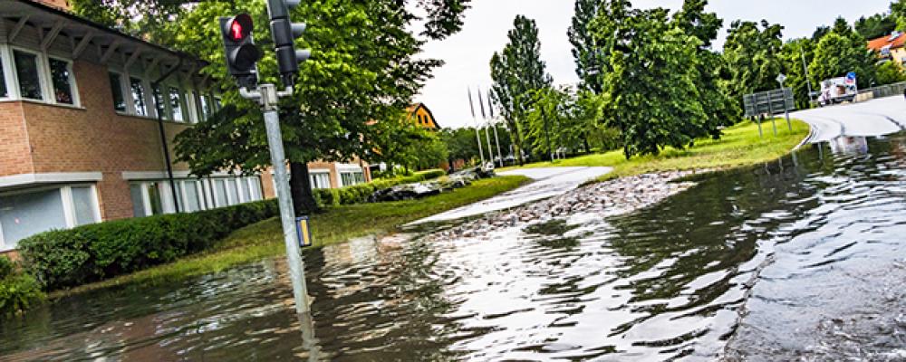 Översvämning i ett bostadsområde i Stockholm. Foto: metria