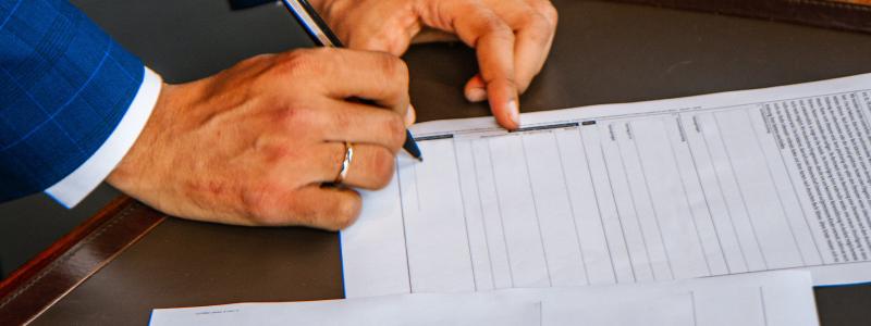 Det förvärvade företaget designar, tillverkar och säljer kundanpassade utomhuskapslingar främst till europeiska installations- och OEM-kunder inom sektorer som energi, infrastruktur och vattenhantering. Foto: Leon Seibert/Unsplash