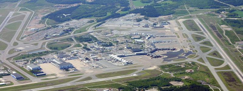 Översikt av Stockholm Arlanda Airport från norr Foto: Brorsson/Wikimedia Commons/https://commons.wikimedia.org/wiki/File:Arlanda_1_Publish.jpg