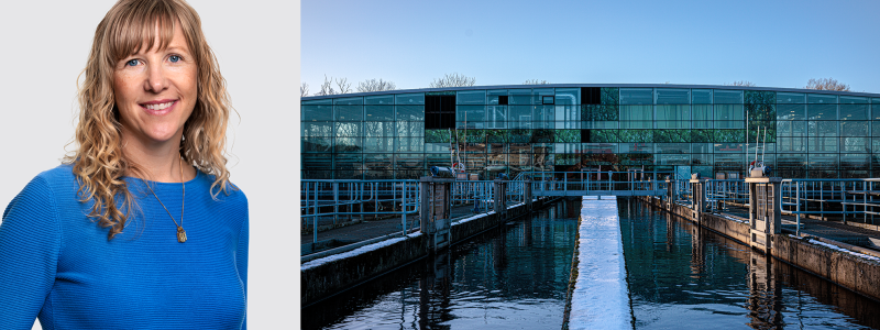 Maria Neth jobbar som industridoktorand på Gryaab och är en av fyra författare till den nyligen publicerade artikeln “Vad innebär egentligen hållbar avloppsvattenhantering?” Foto: Gryaab