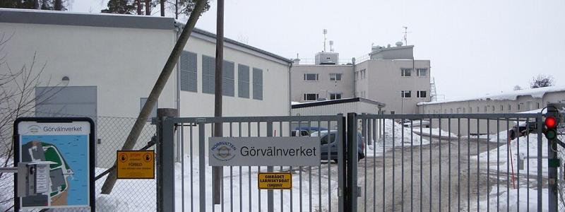 Ett nytt vattenverk ska byggas intill dagens Görvälnverk som stod färdigt 1929. Verket har byggts om i flera etapper och de äldsta delarna i anläggningen är från 1930-talet. Foto: Holger.Ellgaard/Wikimedia Commons/https://commons.wikimedia.org/wiki/File:G%C3%B6rv%C3%A4lnverket_2011b.jpg