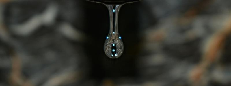 PFAS-föroreningen påverkar vattentäkterna i centrala Halmstad och har lett till förhöjda halter i det kommunala dricksvattnet. Foto: mukesh sharma/unsplash