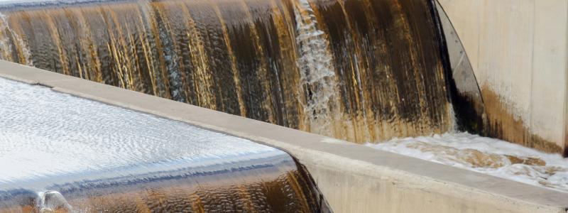 Anläggning för vattenflöde och rening. Genrebild: thisisengineering/Unsplash