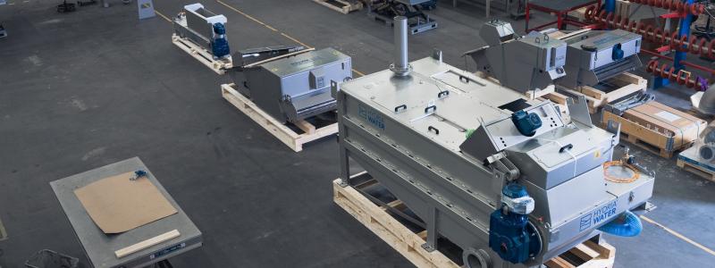 Installationen omfattar hela inloppslösningen vid Ellbo reningsverk. Bakgrunden är att den befintliga utrustningen från början av 2000-talet inte längre bedömdes vara ekonomiskt försvarbar att uppgradera. Foto: Hydria