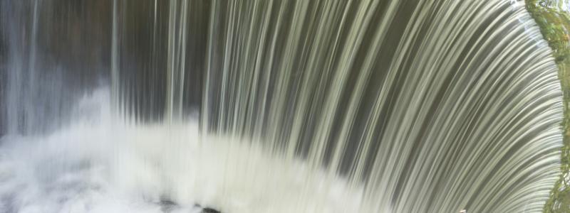 Avloppsvatten behandlas i reningsprocesser där nya tekniker nu godkänns för användning. Genrebild: anguel hristozov / unsplash