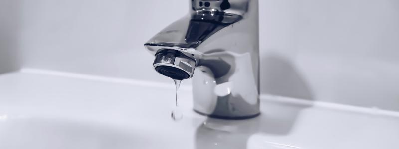 Efter lång osäkerhet kring VA-kostnaden har hela den nio personer stora styrelsen avgått. Foto: sasikan ulevik /Unsplash