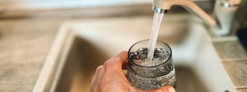 Nya EU-krav ska stärka säkerheten för dricksvatten. Foto: Swanky Fella/Unsplash