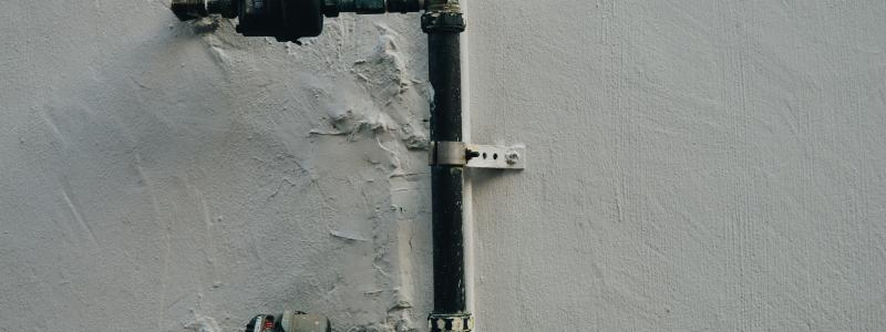 Felaktig rördimensionering och isolering kan öka risken för bakterietillväxt i tappvattenledningar. Foto: fleur kaan / unsplash