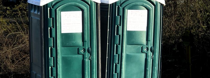 En ny opinionsundersökning från Novus visar att många svenskar undviker att bajsa på bajamajor. Foto: dean fick unsplash