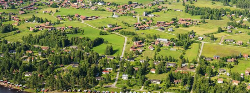 Forskare använder processmodeller och rörelsedata från mobilnätet för att bättre förstå hur befolkningens rörelsemönster påverkar belastningen på svenska reningsverk. Foto: IVL