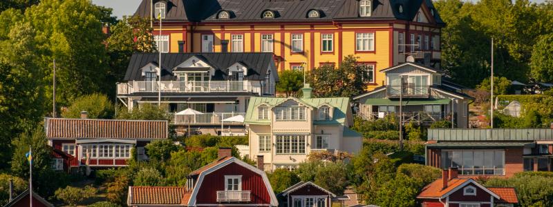 axholm har landets högsta kostnader för nyttigheter – 3 633 kronor per lägenhet och månad, enligt Nils Holgerssonrapporten 2025. Foto: Tom Podmore/Unsplash