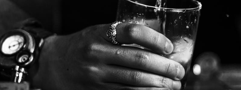 Ny kartläggning av Sveriges 20 största kommuner visar stora skillnader i hushållens levnadskostnader.  Foto: behindthetmuna unsplash