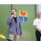 Martin Strömvall, stadsbyggnadsnämndens ordförande, inviger Dalarö reningsverk. Foto: Haninge kommun