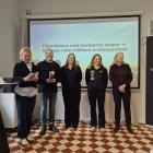 Kranvattentävlingens jury. Gunilla Hultren Karell (juryordförande), Pär Strömberg, Sara Bagge, Thilda Häll och Solveig Sommarström (kvalitetsansvarig). Foto: Borås Energi och Miljö