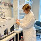 Annika Potter, analytisk kemist vid IVL:s laboratorium i Göteborg Foto: IVL Svenska Miljöinstitutet