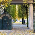 En av stadens tidigare toaletter på Valhallavägen i Stockholm. De nya toaletterna kommer att se liknande ut. Foto: Stockholms stad