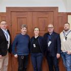 Närvarande när det nya avtalet signerades: Från vänster Mattias Svelander, projektchef NCC, Ulf Norlén, ombud, projektägare samt förvaltningschef Teknisk förvaltning Östersunds kommun, Sofia Grelsson, projektledare Östersunds kommun, Richard Mattsson, ombud och affärschef NCC Construction Sverige AB, Tore Åberg, projektsamordnare och konsult Östersunds kommun. Foto: Östersunds kommun