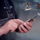 Digitala verktyg kan bidra till att göra VVS-branschen mer attraktiv för unga, som redan är vana vid att arbeta med appar och data. Det uppger Grundfos. Foto: Grundfos