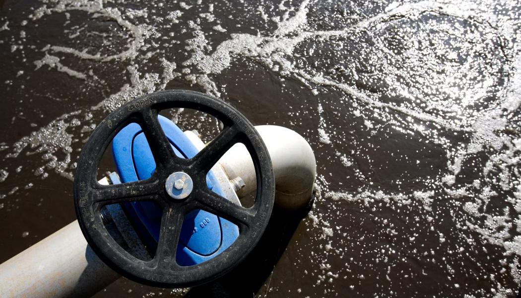 Drickbart efter rening? Det går att göra avloppsvatten så rent att det kan drickas. Men är allmänheten redo att göra det? Svaret är nej, enligt Linnéuniversitetets enkätundersökning.
FOTO SWRAB
