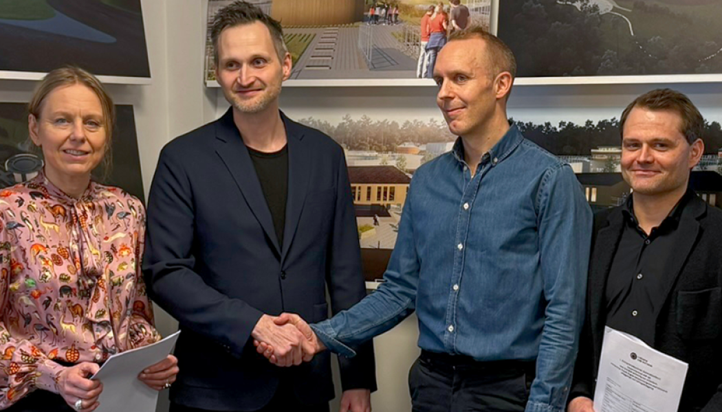 Annika Malm ombud/VD Lidköping Miljö och Teknik, Jonas Hesselroth områdesansvarig på ByggDialog, Linus Wiegandt, projektledare Lidköping Miljö och Teknik samt Michael Sundhäll, VD på ByggDialog. Foto: Byggdialog