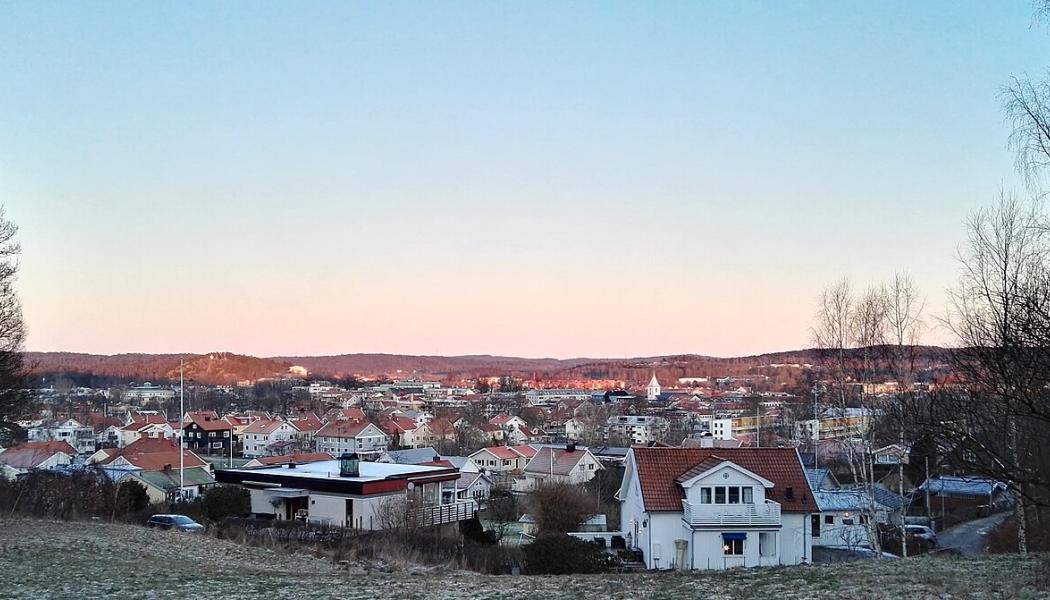 Centrala Kungsbacka från sydväst. Foto: VORDME/Wikimedia Commons/https://commons.wikimedia.org/wiki/File:Kungsbacka.jpg