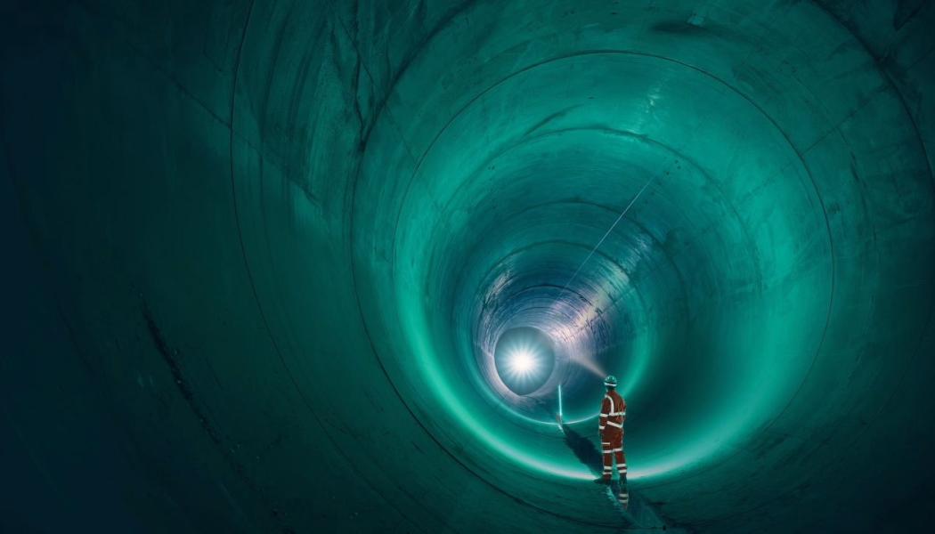 Thames Tideway Tunnel är 25 kilometer lång och kommer att samla upp omkring 500 000 kubikmeter utspätt avloppsvatten som tidigare rann rakt ut i Themsen. Illustration: Tideway.
