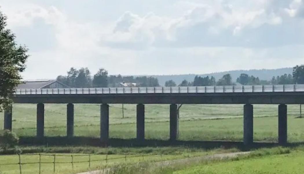 Vägdagvattnet från Nolby vägbro ska ledas österut till ledningssystemet för ytdagvattnet. Foto: Trafikverket