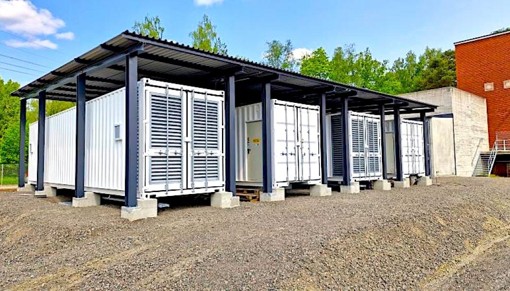 Ultrakondensatorn kan reagera på variationer i elproduktionen inom bråkdelar av en sekund. Den fungerar som ett snabbt stödsystem till vattenkraften och gör det möjligt att kompensera plötsliga förändringar i elförsörjningen – något som blir allt vanligare när väderberoende energikällor ökar i andel. Foto: UPM