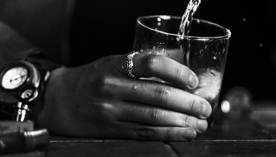 Ny kartläggning av Sveriges 20 största kommuner visar stora skillnader i hushållens levnadskostnader.  Foto: behindthetmuna unsplash