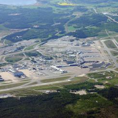 Översikt av Stockholm Arlanda Airport från norr Foto: Brorsson/Wikimedia Commons/https://commons.wikimedia.org/wiki/File:Arlanda_1_Publish.jpg