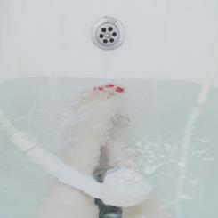 För att täcka ökade kostnader och behovet av investeringar, föreslår Enköpings kommun att höja VA-taxan. Foto: karla alexander /Unsplash