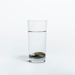 Taxan får bland annat en ny utformning där bland annat avgiftsuttaget för dagvattentjänster blir tydligare. Foto: raymond hui/unsplash