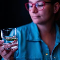 Svenskt Vatten vill se PFAS-fond, källkontroll, teknikstöd och branschlöften i regeringens kommande handlingsplan. Foto: eugene chystiakov / unsplash