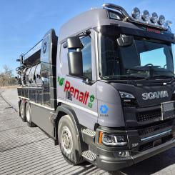 Elektrifierad kombinerad spol- och slambil. Foto: Scania