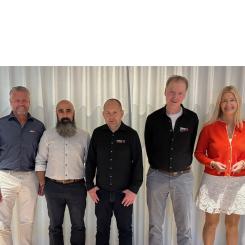 Från vänster: Richard Pihl (Comfort), Babak Fadai, Jens Nyhlén, Anders Gustafsson (Tranås Rörservice), och Anneli Wallin (Comfort). Foto: Comfort