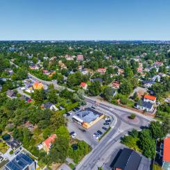 Sjön Trehörningen ligger centralt i Huddinge, strax söder om Huddinge centrum i Huddinge kommun, som är en förort söder om Stockholm. Foto: Tanya Cvetanovska/Unsplash