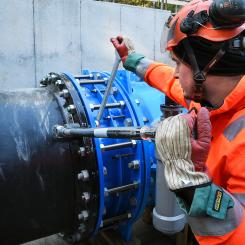 Genrebild stålrör Peab Foto Peter Steen