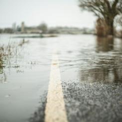 Under 2024 anmäldes över 19 500 skadeärenden kopplade till oväder i Sverige, enligt Svensk Försäkring. Stormar, översvämningar och skred har påverkat både bostäder och infrastruktur. Foto: IF